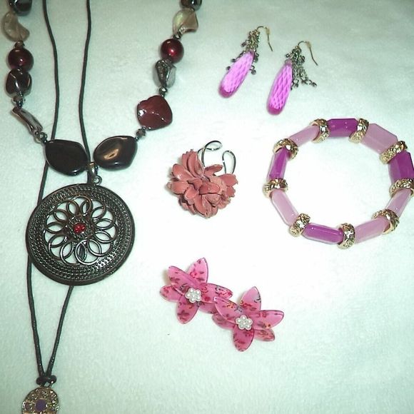 WOMENS JEWELRY LOT~NECKLACES CUFF BRACELETS RINGS EARRINGS-RHINESTONES BLING - Picture 4 of 5